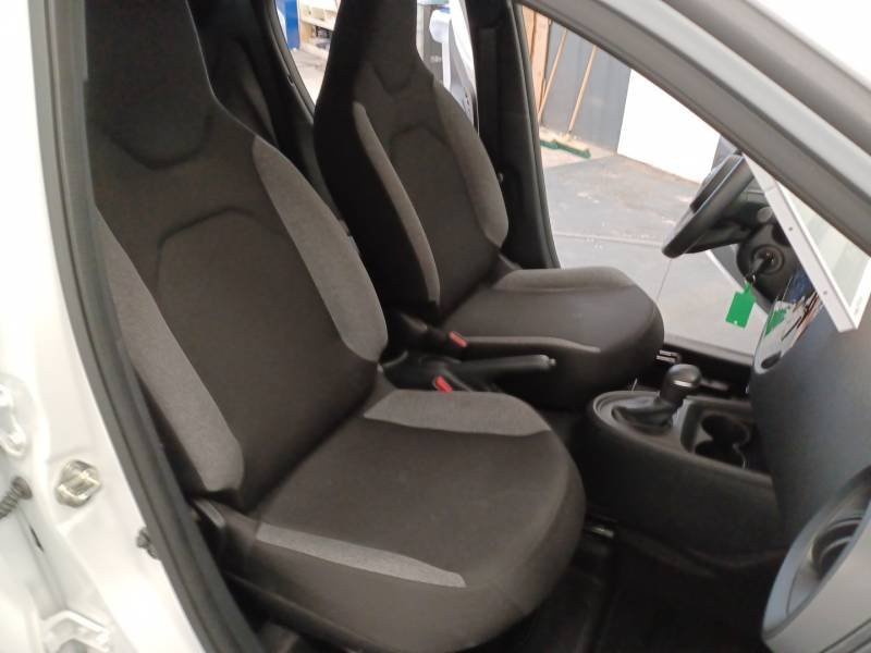 Toyota aygo x - Photo 12