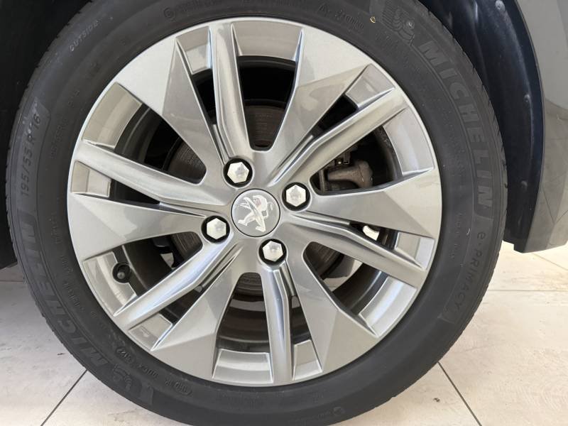 Peugeot 208 - Photo 13