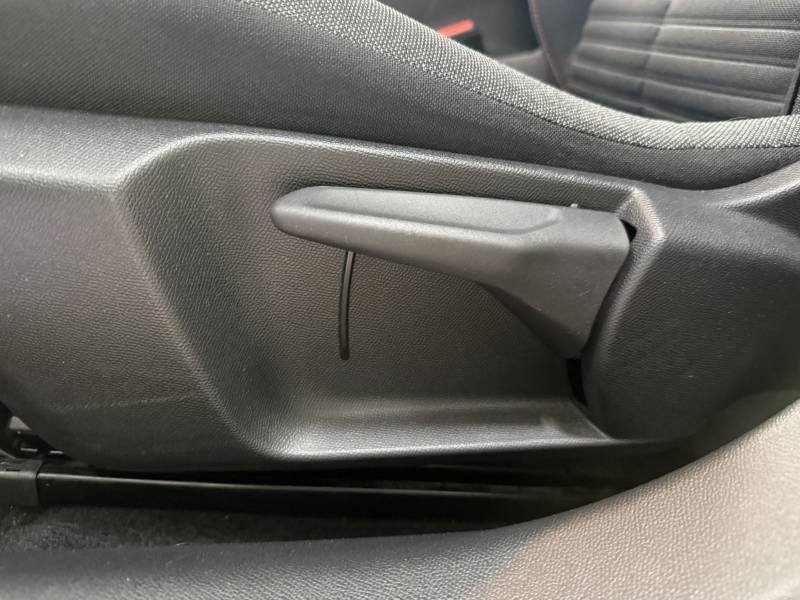 Peugeot 208 - Photo 32