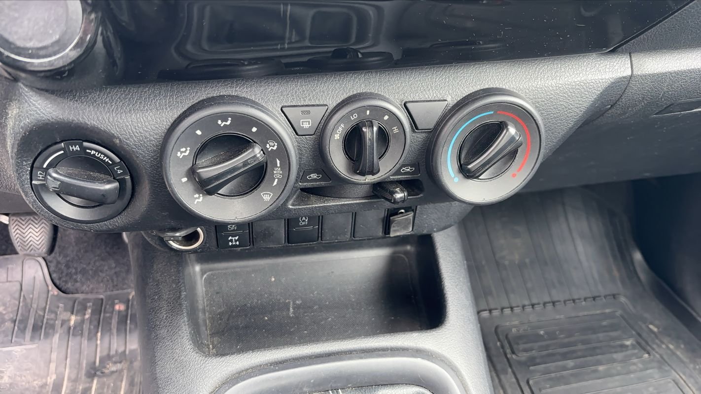 Toyota Hilux - Photo 13