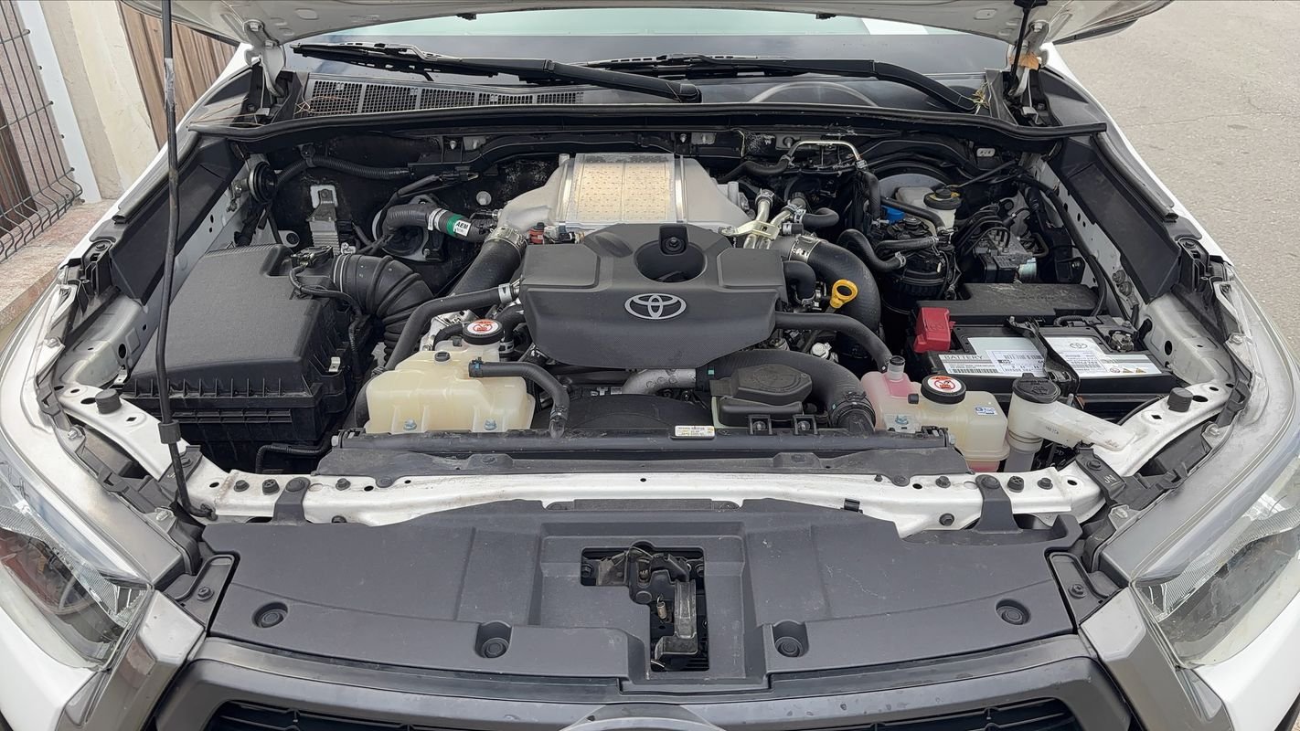 Toyota Hilux - Photo 15
