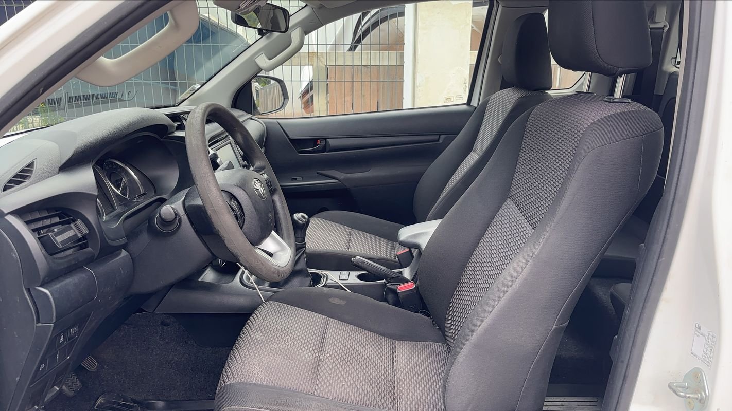 Toyota Hilux - Photo 25