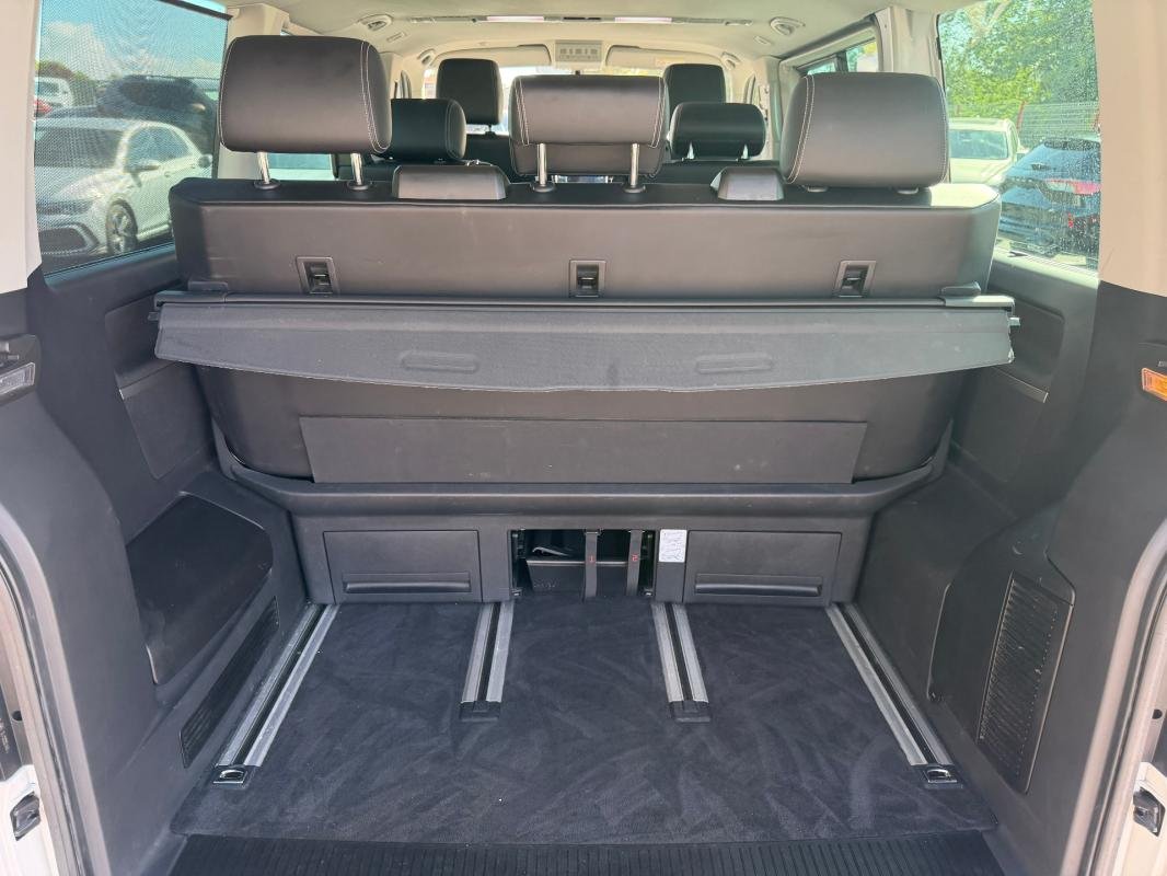 Volkswagen Multivan - Photo 25