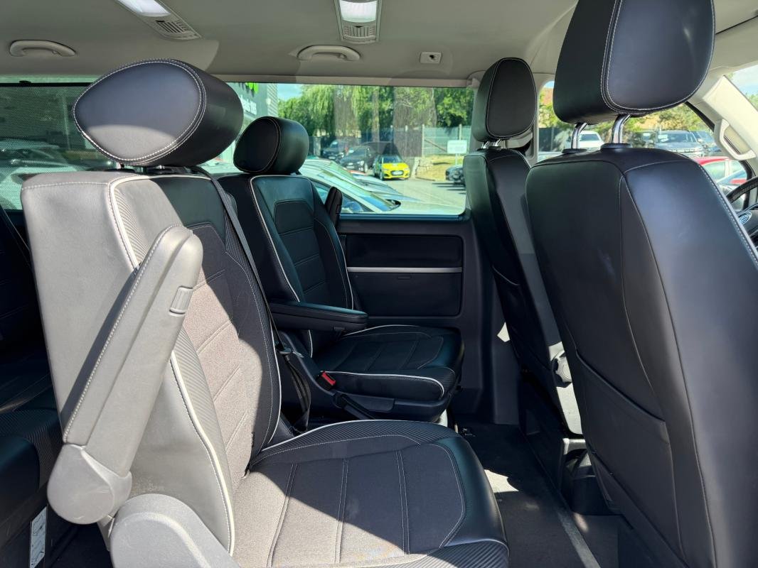 Volkswagen Multivan - Photo 28