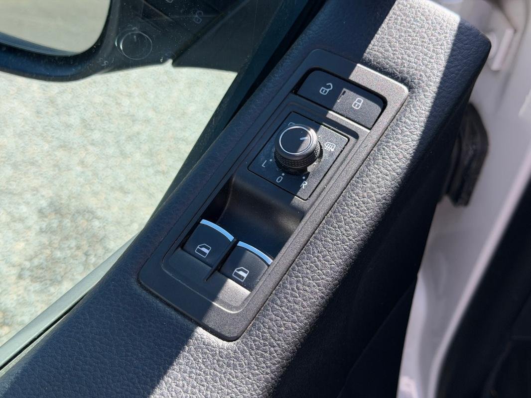 Volkswagen Multivan - Photo 7