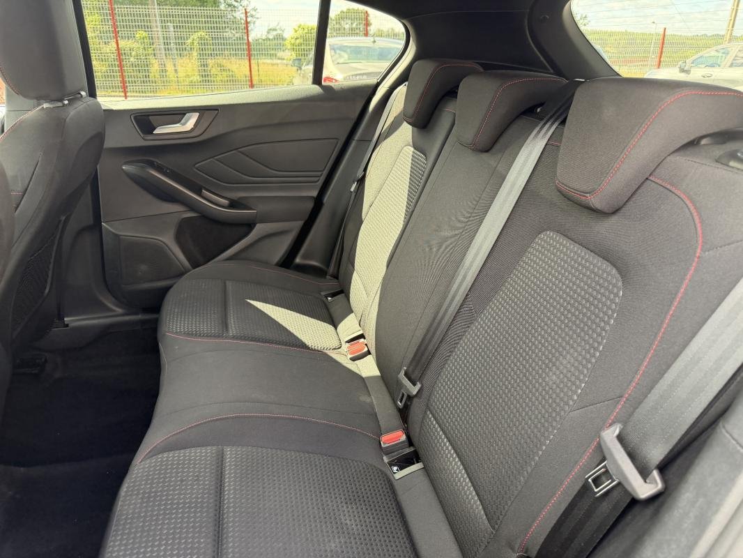 Ford Focus - Photo 24