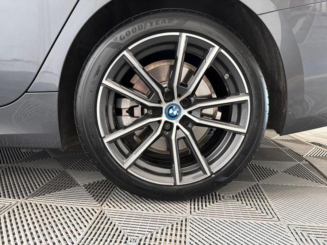 BMW Série 3 - Photo 28