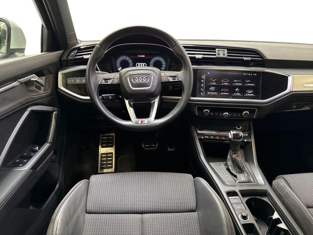 Audi Q3 - Photo 24