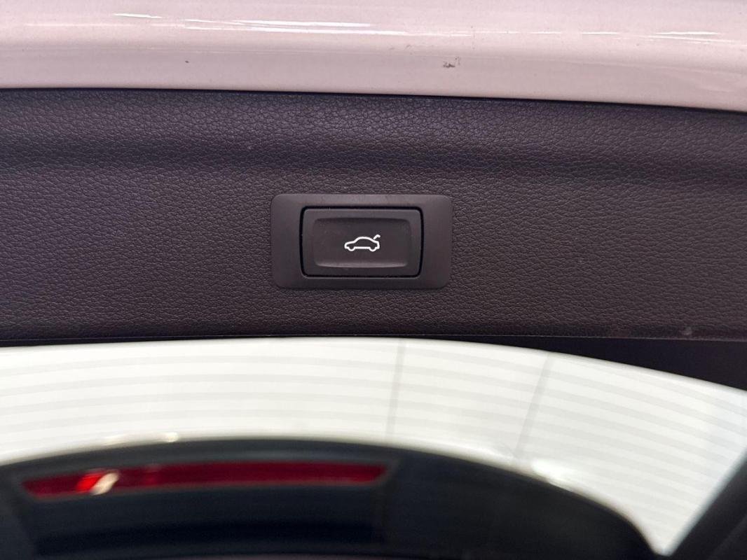 Audi Q3 - Photo 34
