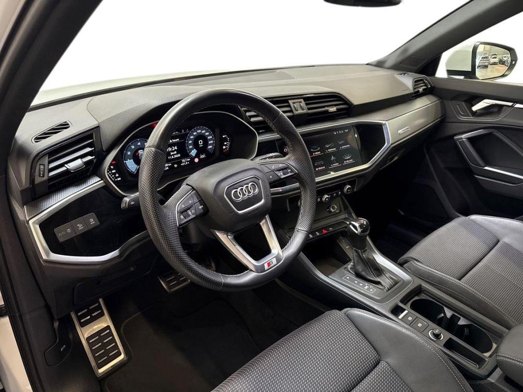 Audi Q3 - Photo 9