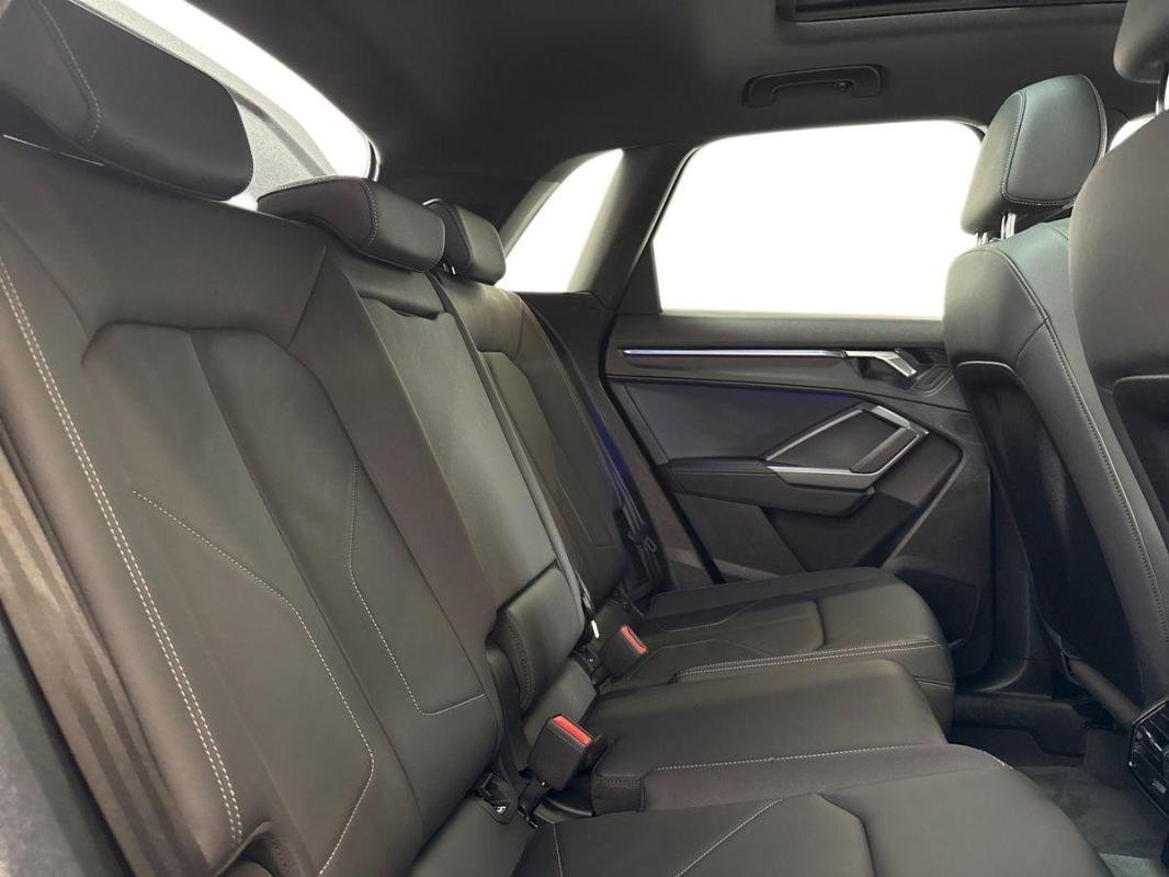 Audi Q3 - Photo 18