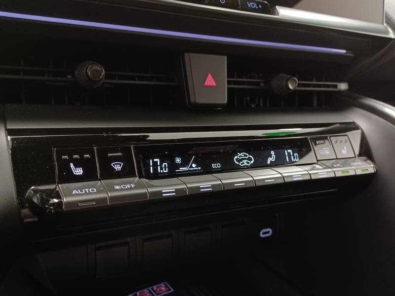 Toyota C-HR - Photo 28
