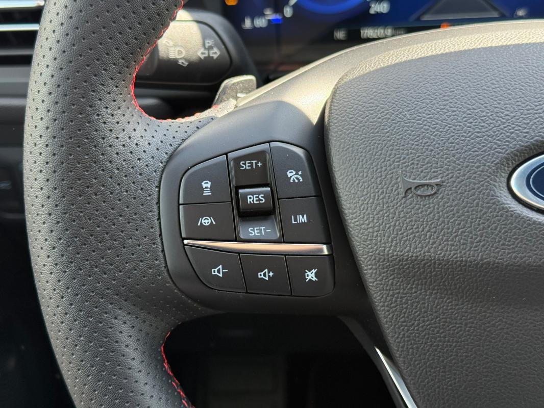 Ford Kuga - Photo 13