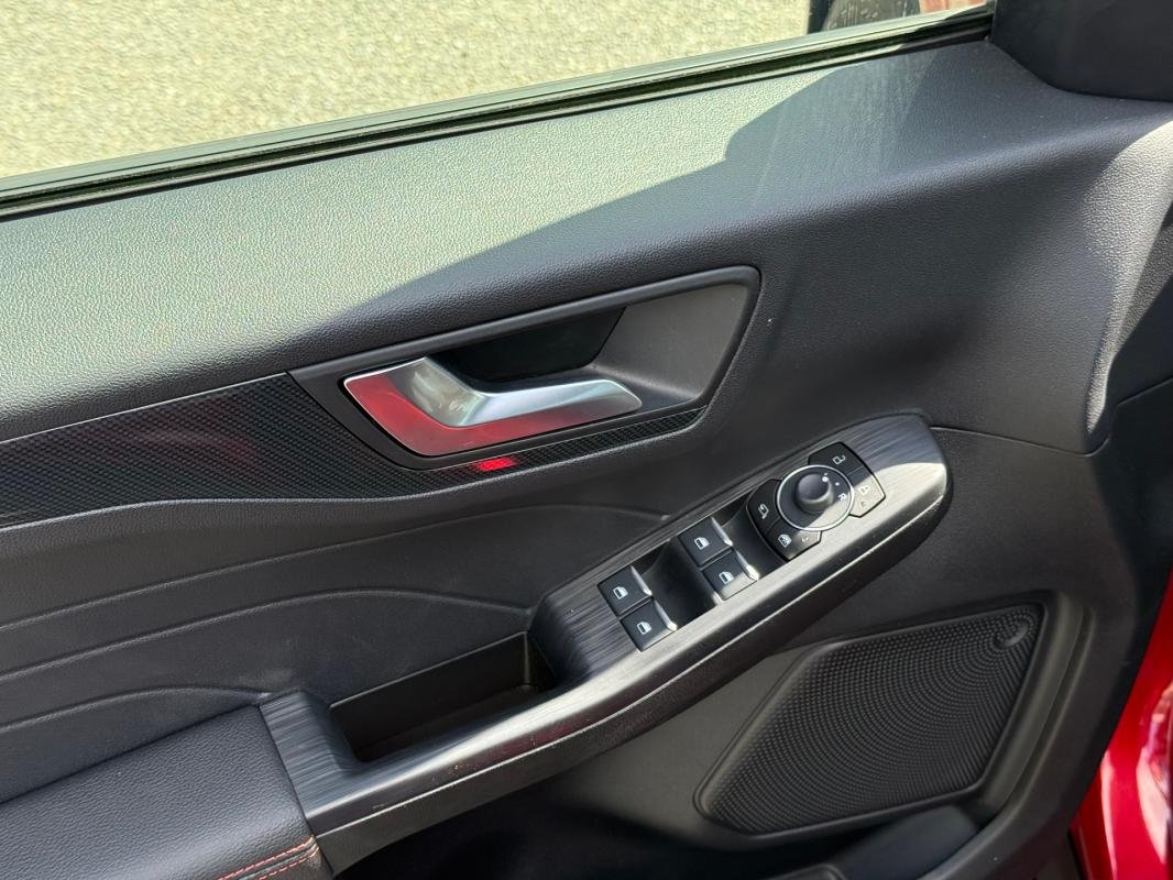 Ford Kuga - Photo 10