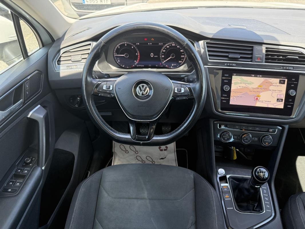 Volkswagen Tiguan - Photo 6