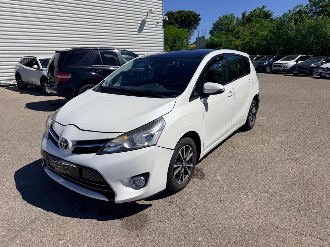 Toyota Verso - Photo 1