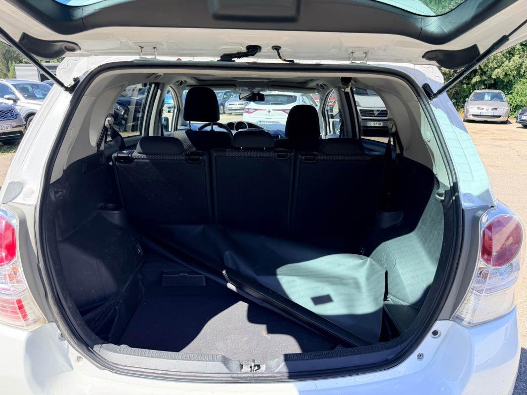 Toyota Verso - Photo 9