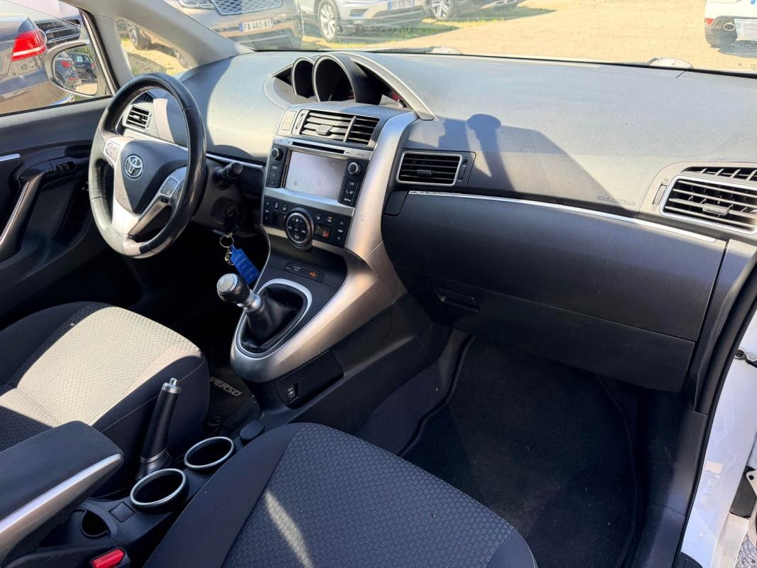 Toyota Verso - Photo 10