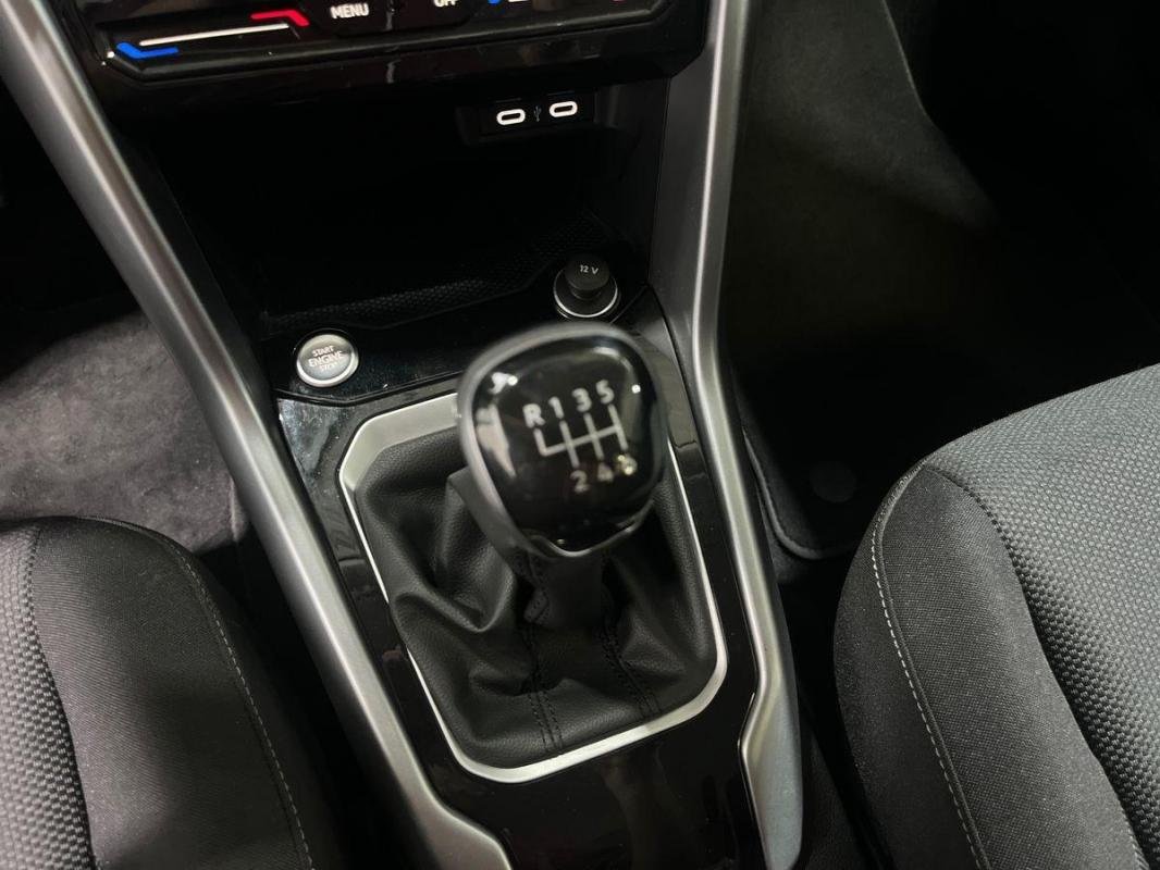 Volkswagen T-Roc - Photo 11