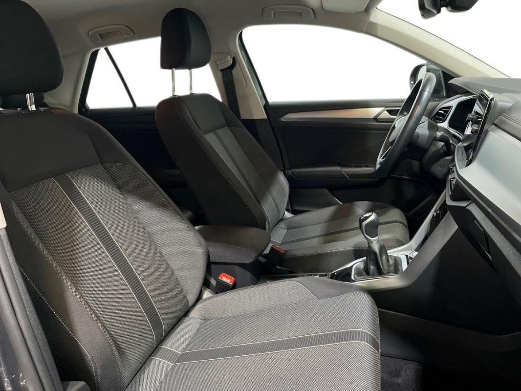 Volkswagen T-Roc - Photo 13