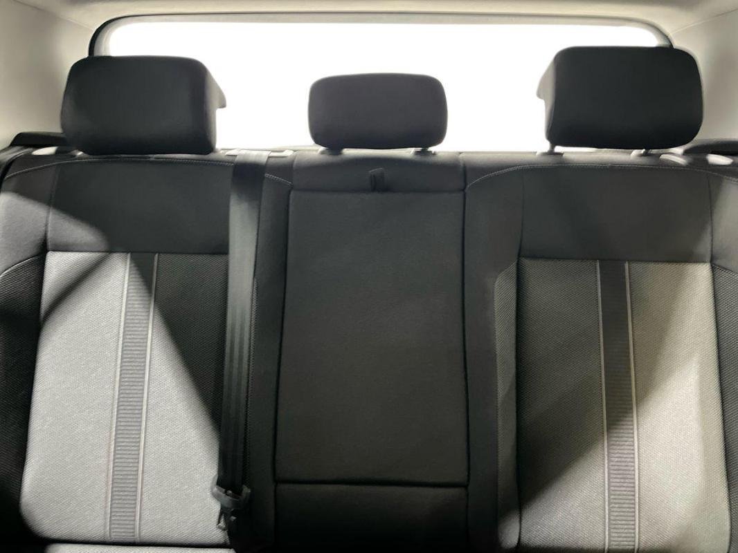 Volkswagen T-Roc - Photo 22