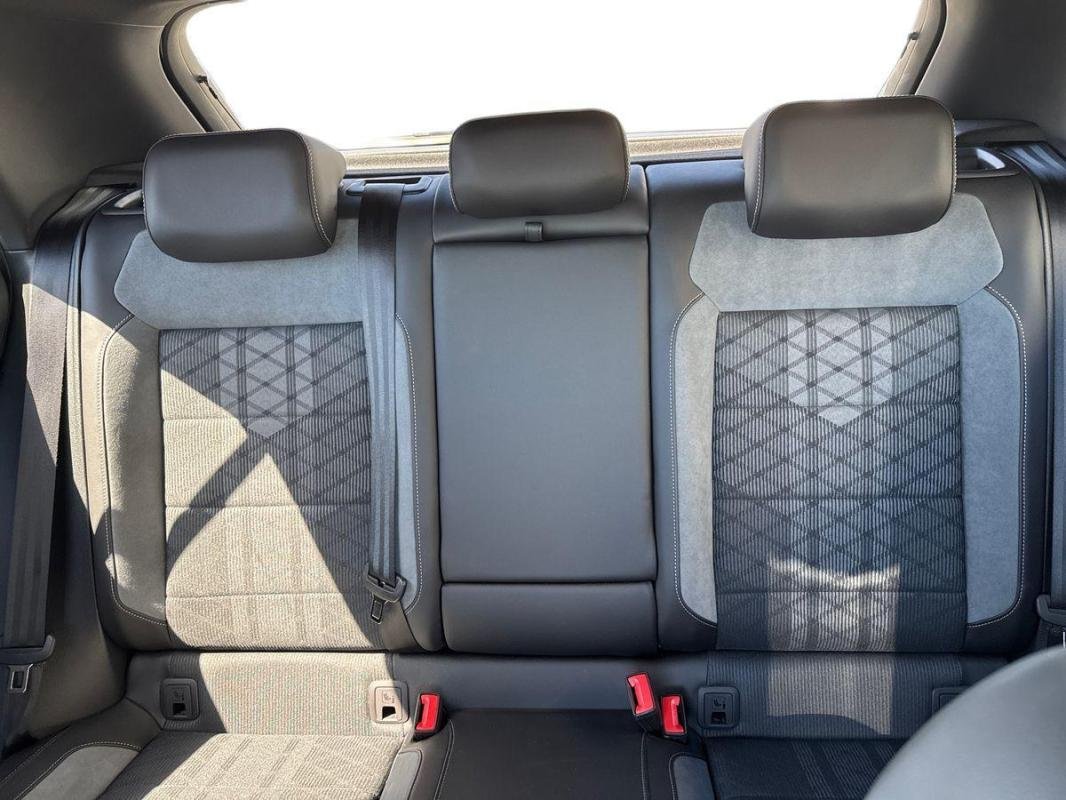 Volkswagen T-Roc - Photo 22