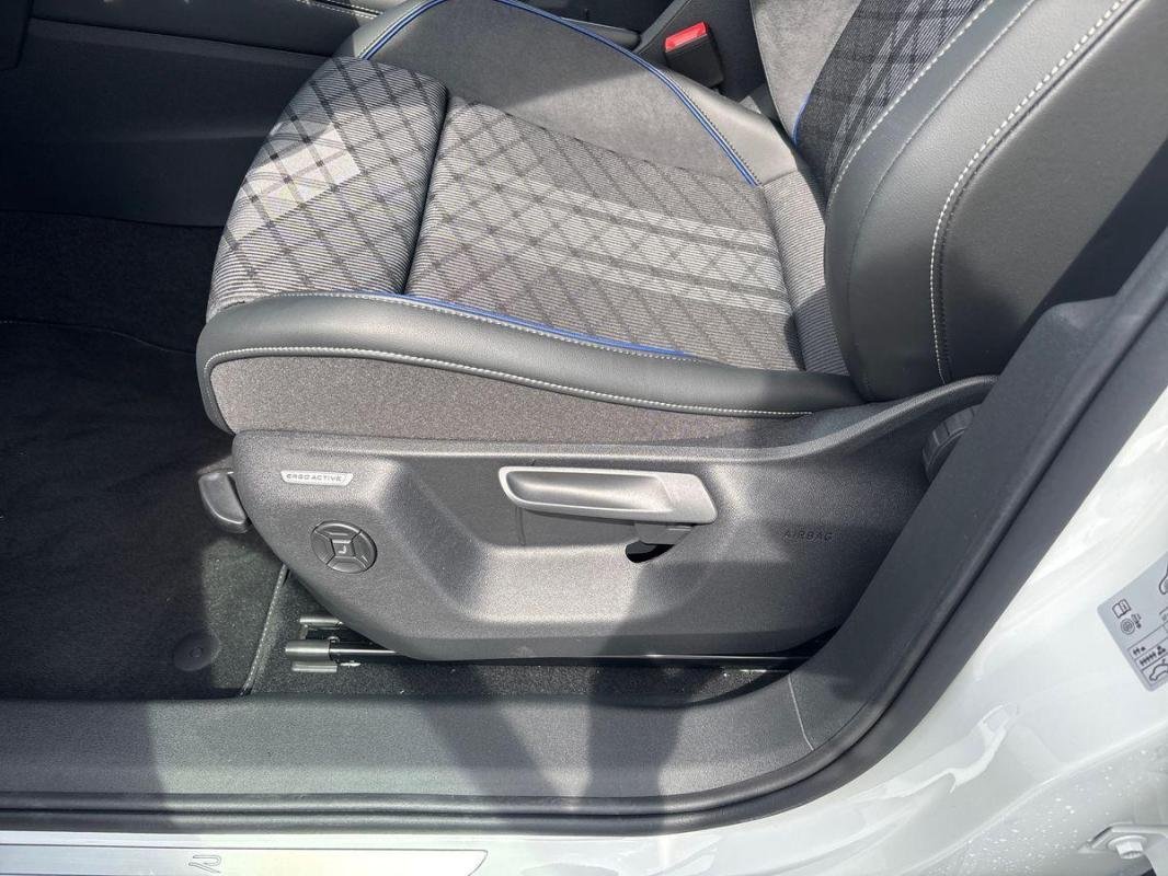 Volkswagen Tiguan - Photo 14