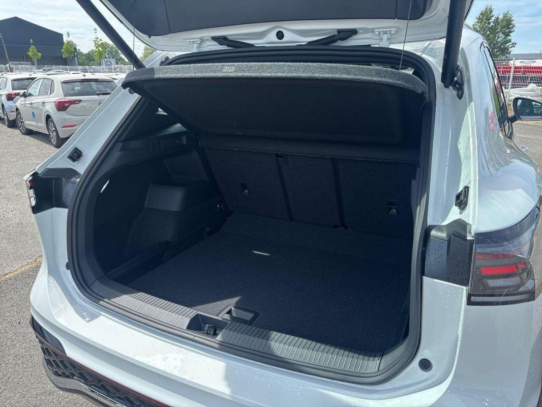 Volkswagen Tiguan - Photo 32