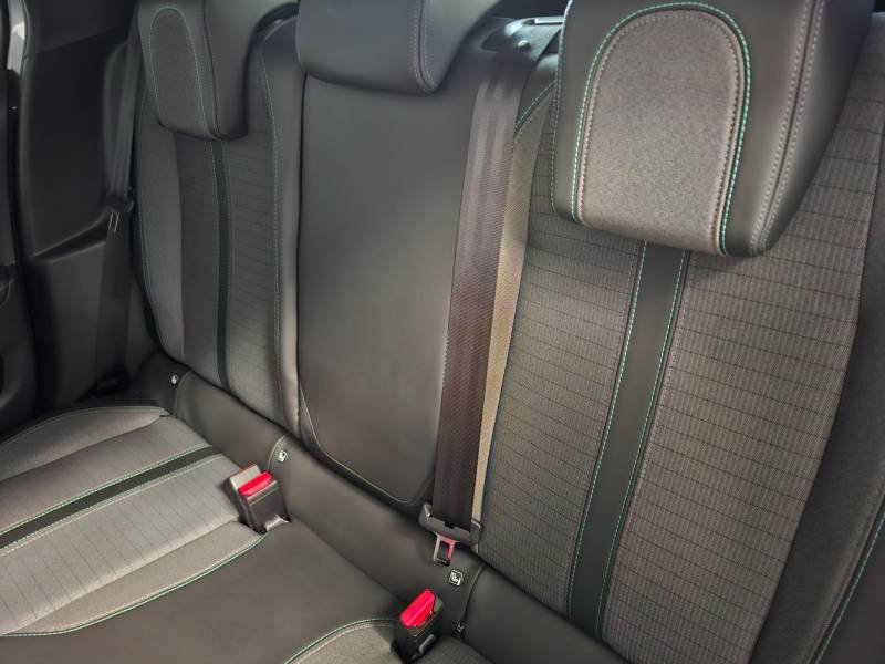 Peugeot 208 - Photo 13