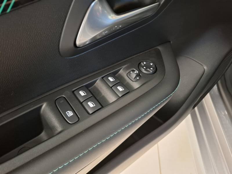 Peugeot 208 - Photo 19