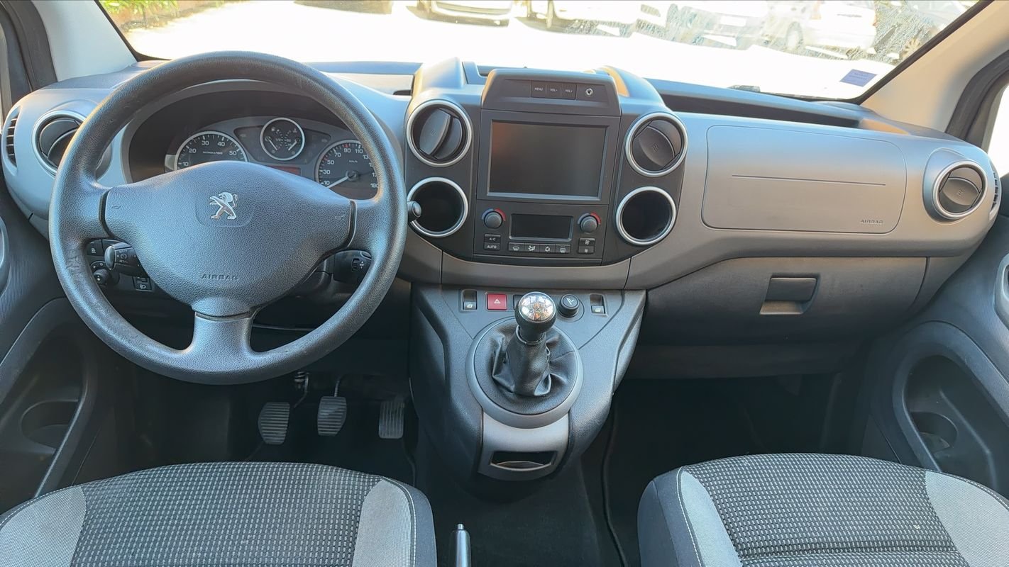 Peugeot Partner - Photo 11