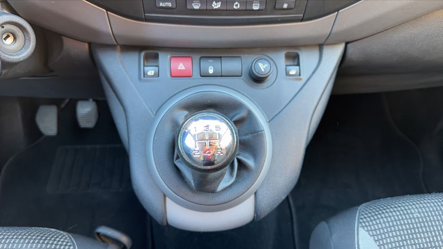 Peugeot Partner - Photo 23