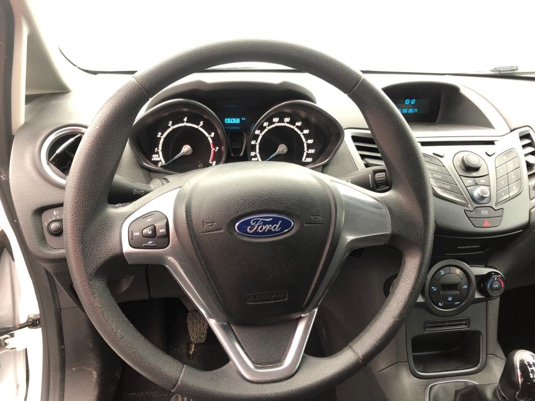 Ford Fiesta - Photo 11