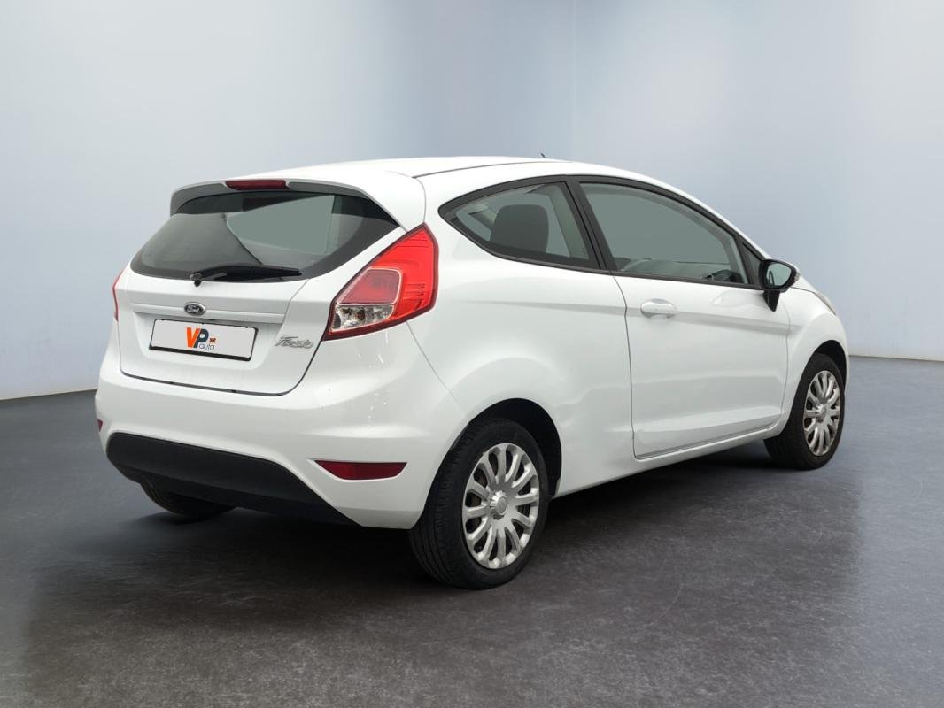 Ford Fiesta - Photo 5