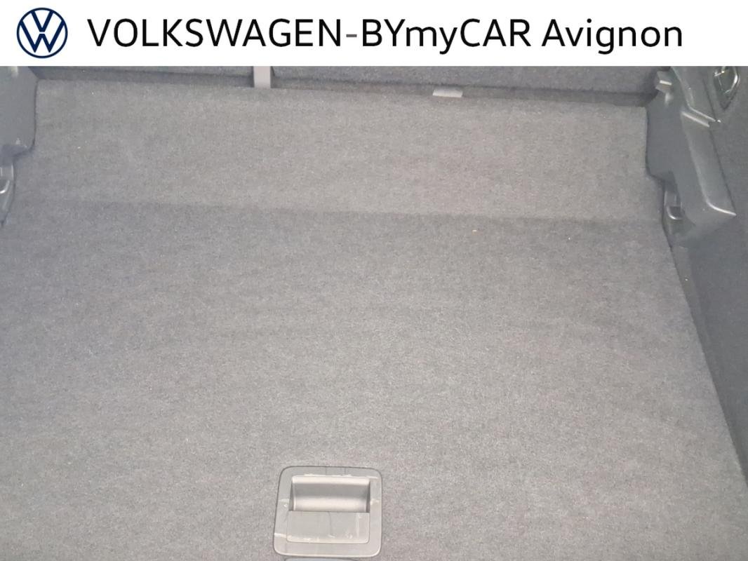 Volkswagen T-Roc - Photo 25