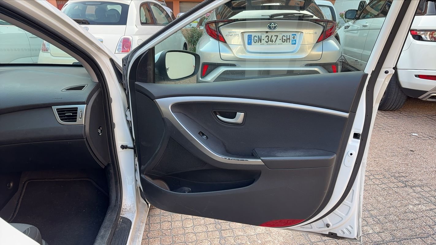 Hyundai i30 - Photo 24