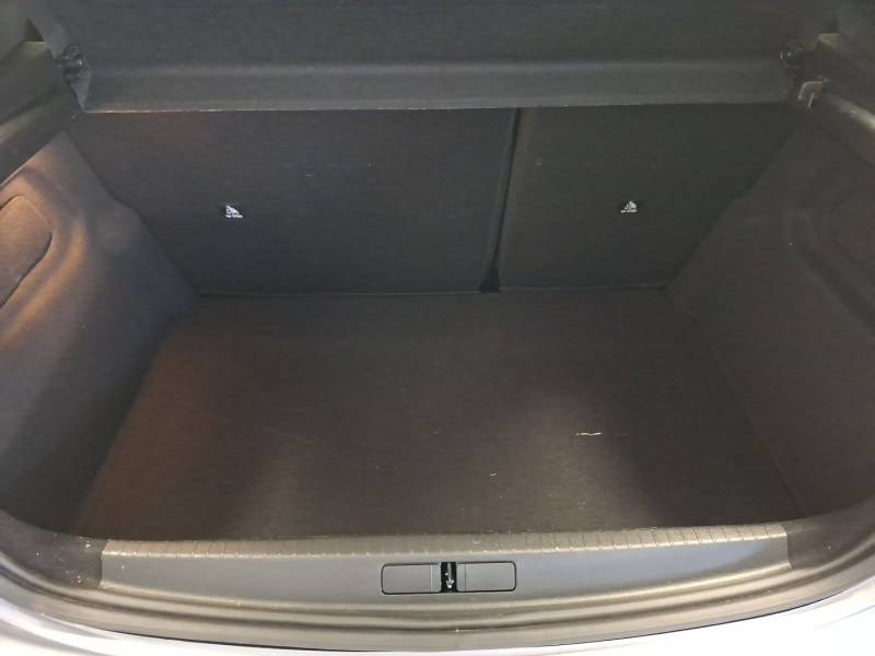 Peugeot 208 - Photo 9