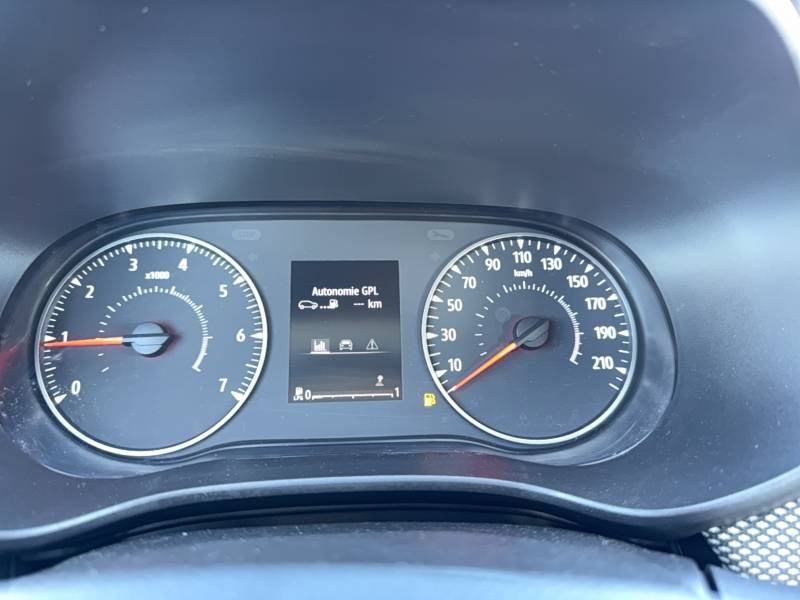 Dacia Sandero - Photo 28