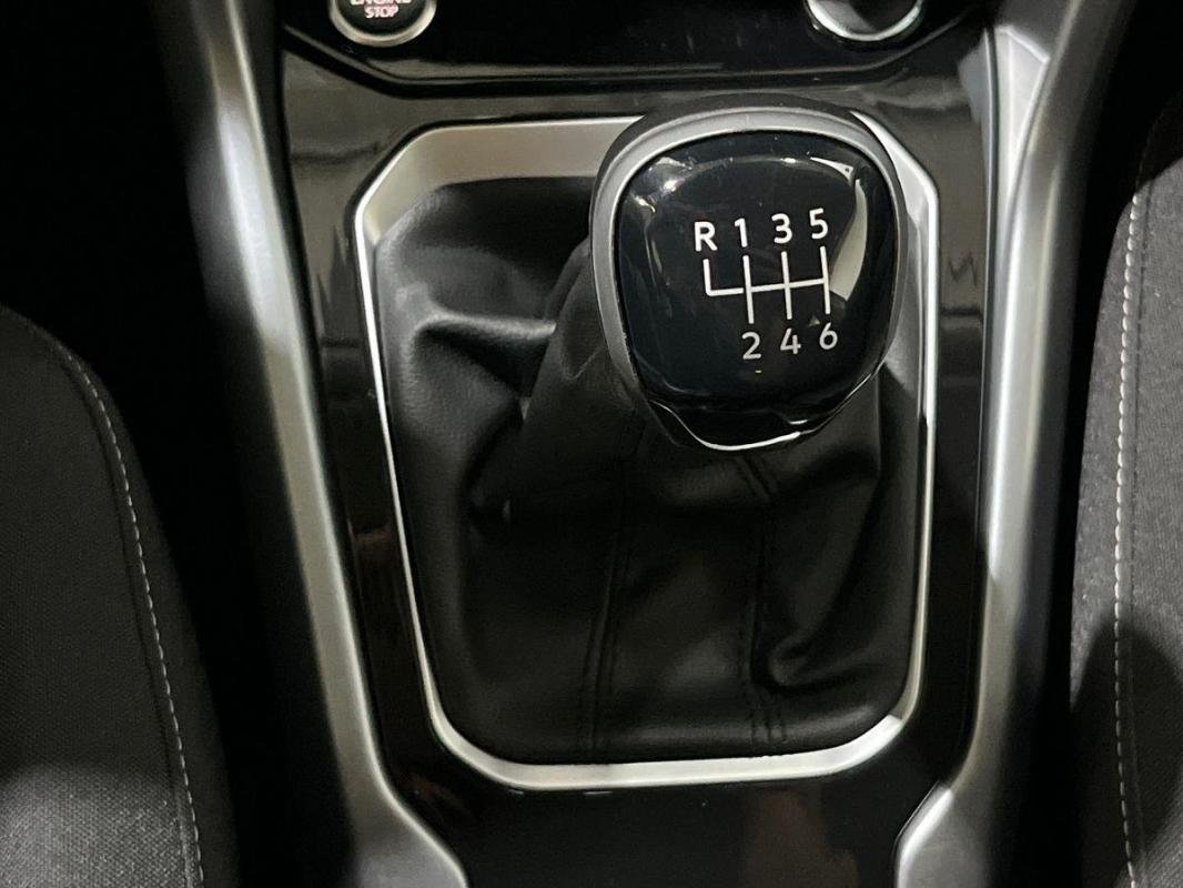 Volkswagen T-Roc - Photo 11
