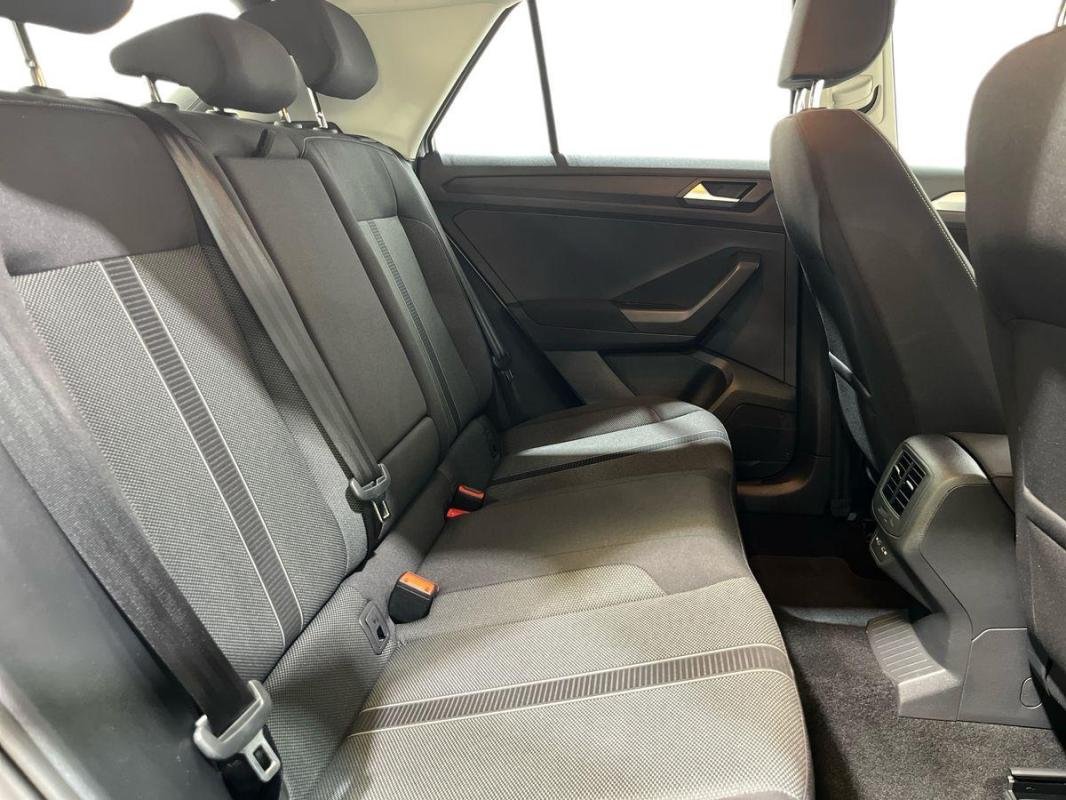 Volkswagen T-Roc - Photo 23