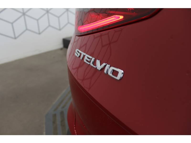 Alfa Romeo Stelvio - Photo 11