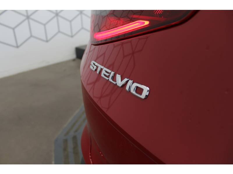Alfa Romeo Stelvio - Photo 10