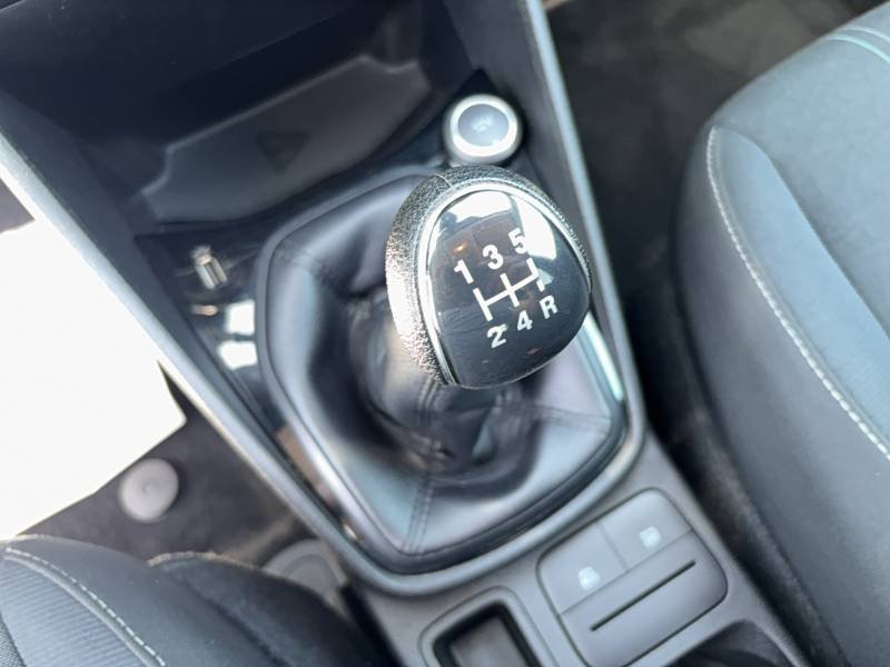 Ford Fiesta - Photo 12