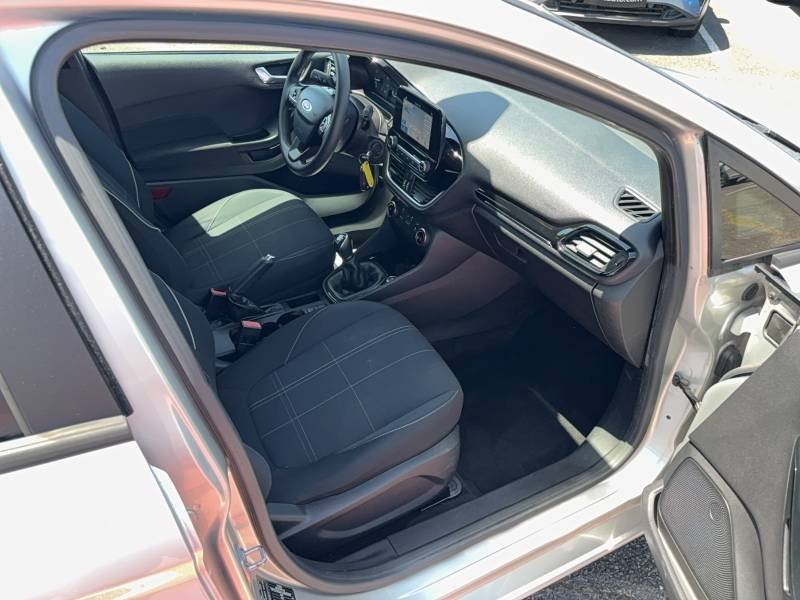 Ford Fiesta - Photo 13