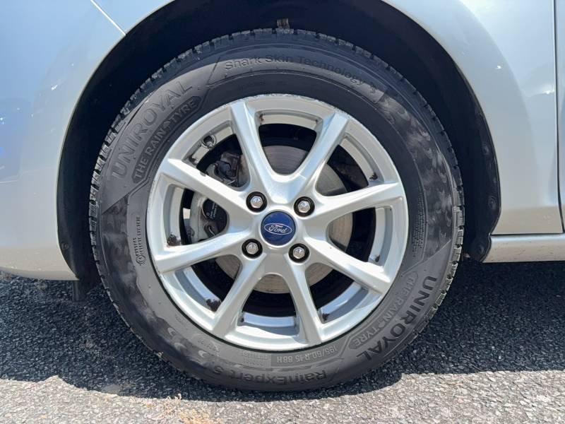 Ford Fiesta - Photo 18
