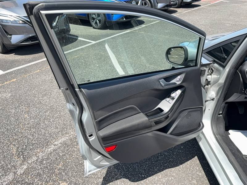 Ford Fiesta - Photo 22