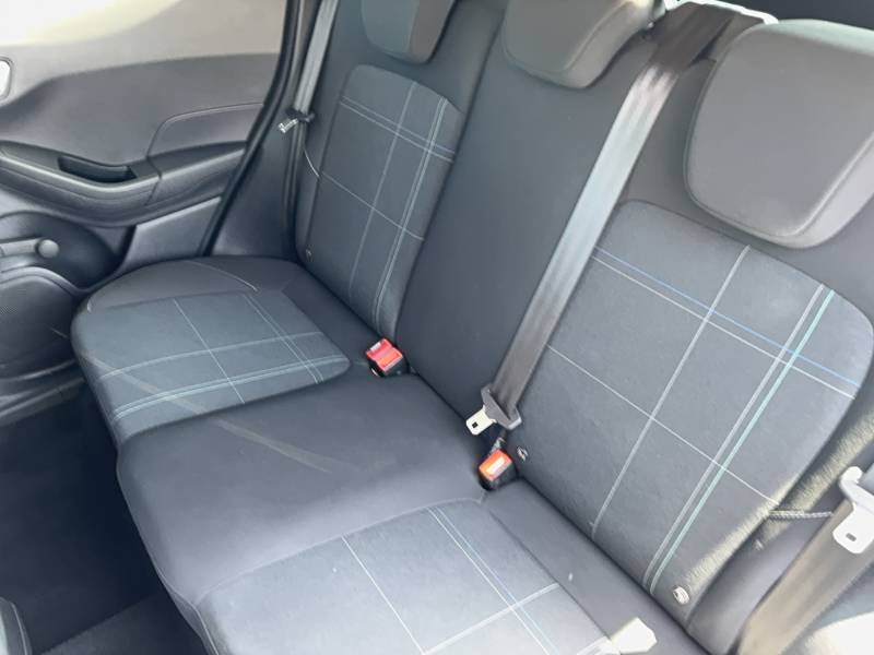 Ford Fiesta - Photo 25