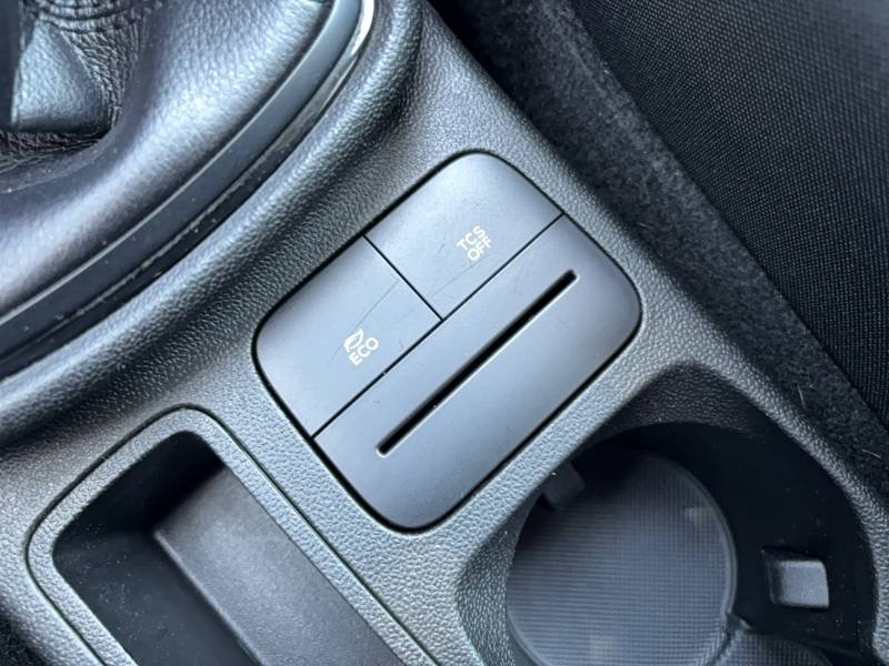 Ford Fiesta - Photo 49