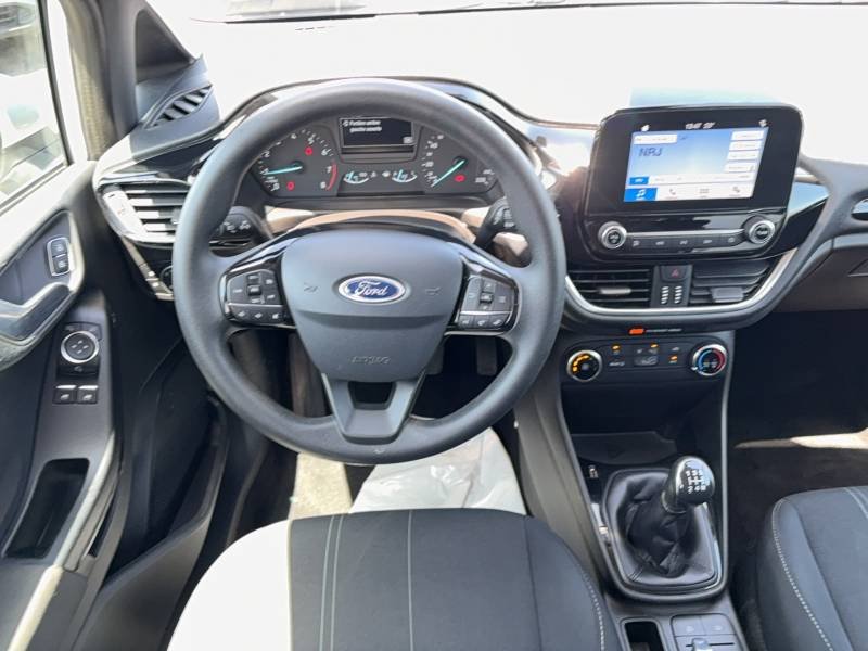 Ford Fiesta - Photo 9