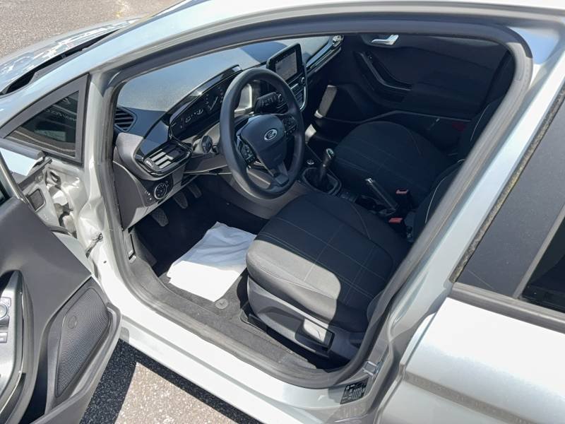 Ford Fiesta - Photo 10